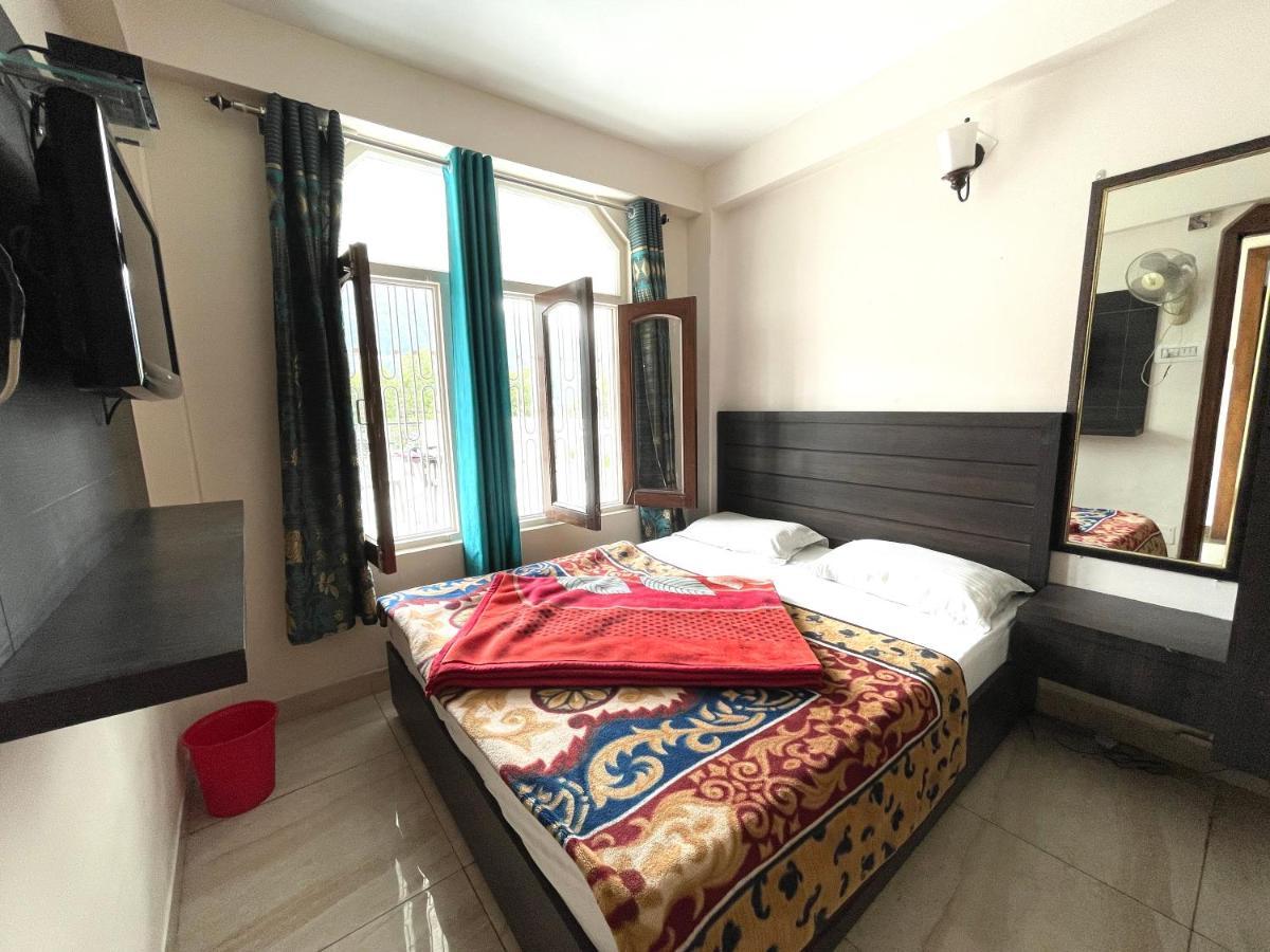 Hotel Prince ! Nainital Mall Road-Prime-Location In-Front-Of-Naini-Lake Hygiene-And-Spacious-Room Exterior photo