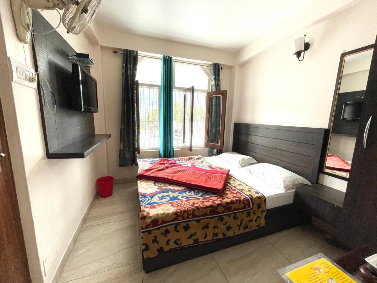 Hotel Prince ! Nainital Mall Road-Prime-Location In-Front-Of-Naini-Lake Hygiene-And-Spacious-Room Exterior photo