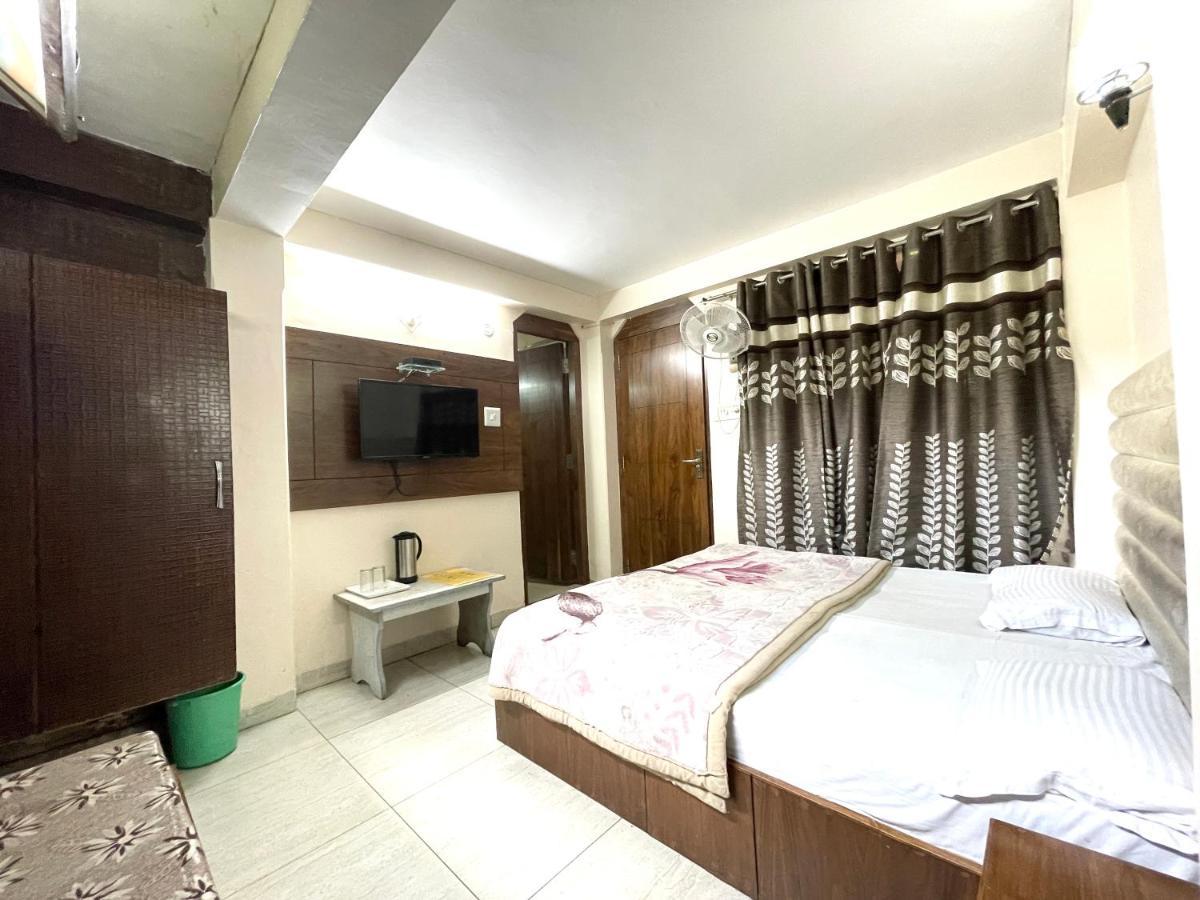 Hotel Prince ! Nainital Mall Road-Prime-Location In-Front-Of-Naini-Lake Hygiene-And-Spacious-Room Exterior photo