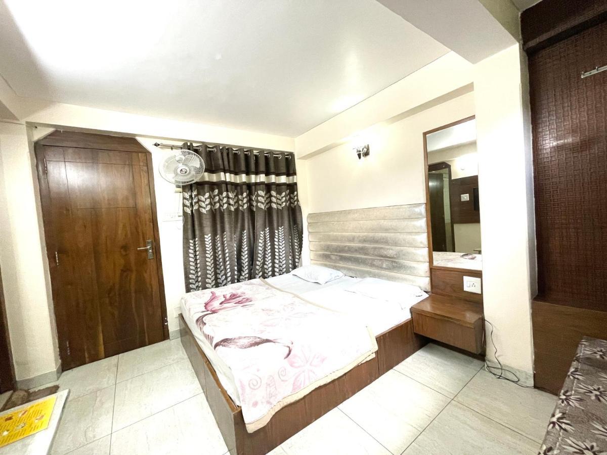 Hotel Prince ! Nainital Mall Road-Prime-Location In-Front-Of-Naini-Lake Hygiene-And-Spacious-Room Exterior photo